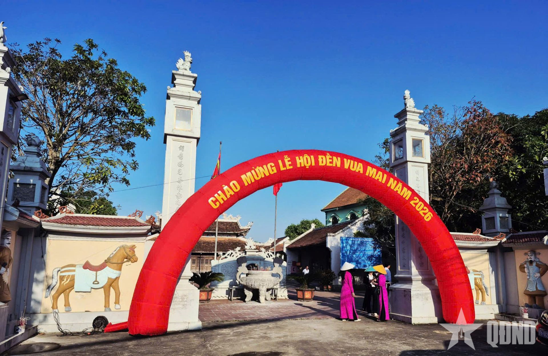 Lịch sử vang vọng trong nhịp trống xuân